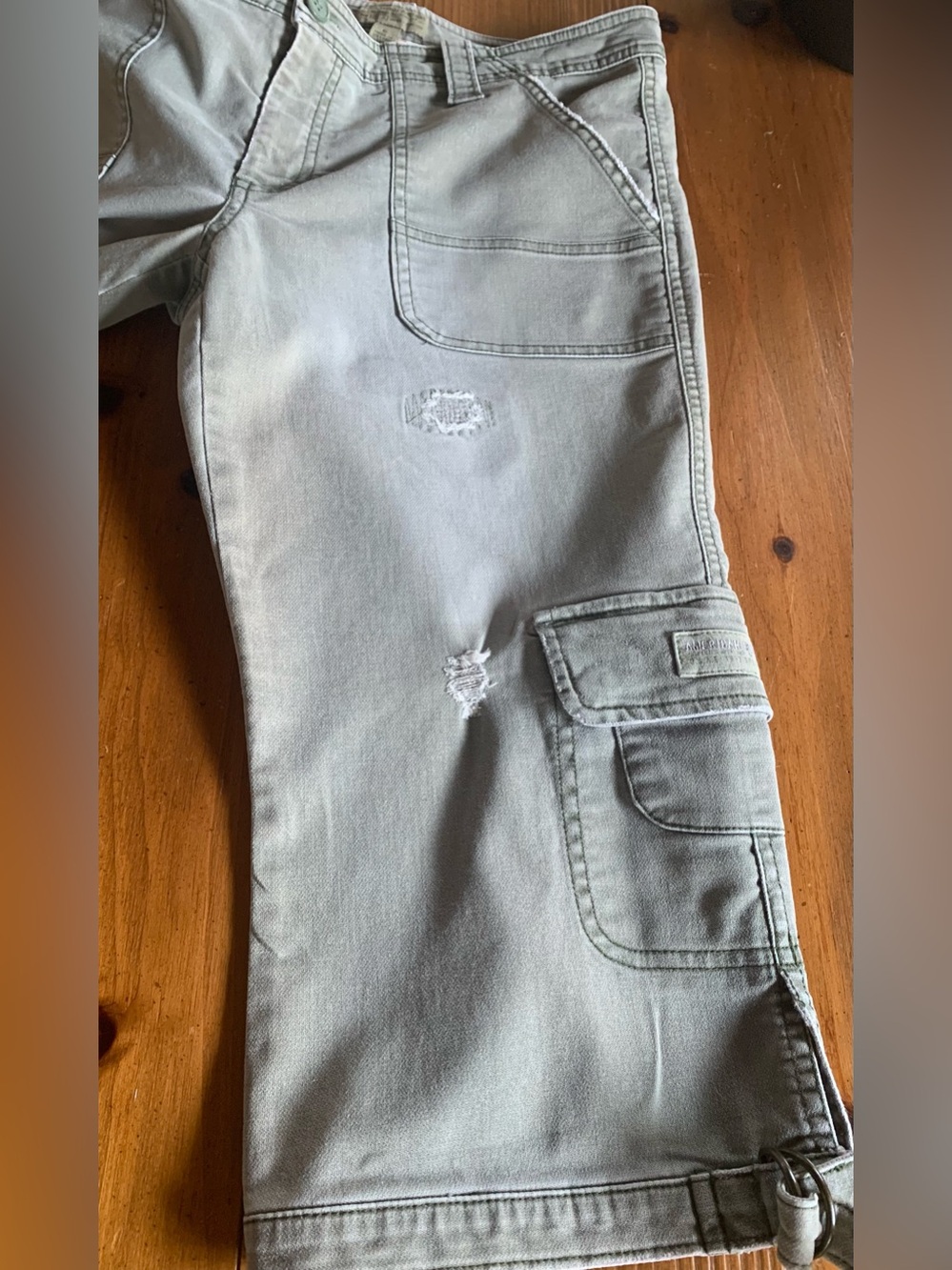 Vintage Y2K AE Low Rise Cargo Capris
